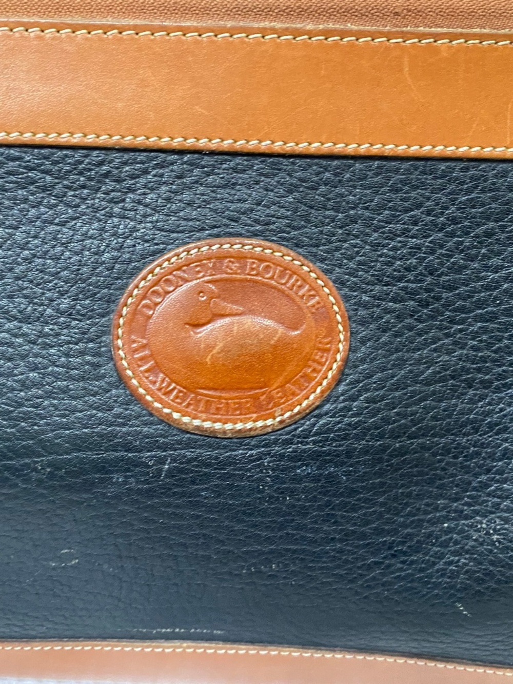 Dooney & Bourke vintage shoulder crossbody bag - Picture 2 of 6